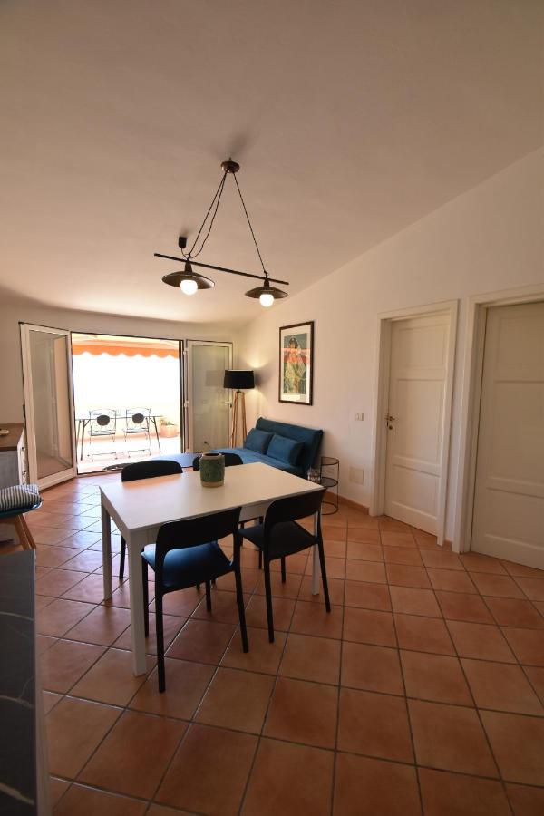 Route 25 - Cavoli - Vista Mare, Con Clima, Terrazza E Posto Auto Apartment Spiaggia di Cavoli ภายนอก รูปภาพ